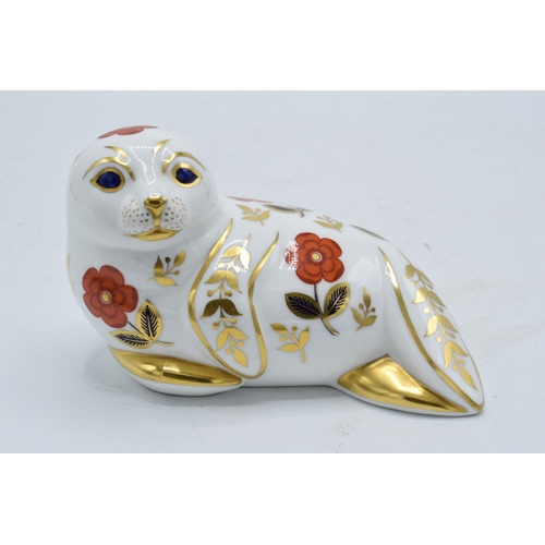 86 - Royal Crown Derby paperweight in the form of a seal. Gold stopper. In good condition with no obvious... 