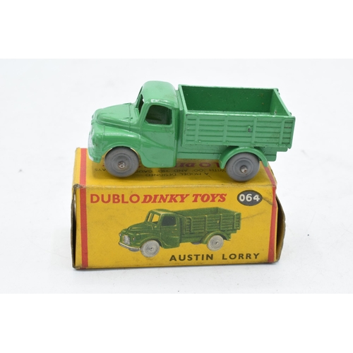 362 - Boxed Dublo Dinky Toys 064 Austin Lorry. In good condition with some evidence of use and play-wear s... 