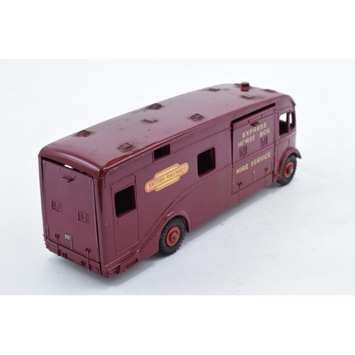 371 - Boxed Dinky Supertoys 981 Horsebox. Some evidence of use and play-wear such as small paint chips, sc... 