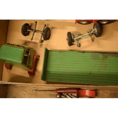 384 - Shackleton Toys Foden lorry, flat bed Foden truck finished in green and red with clockwork motor in ... 