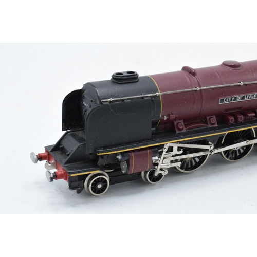 395 - Boxed Wrenn OO gauge W2242 4-6-2 City of Liverpool locomotive in original box. VGC, box good.