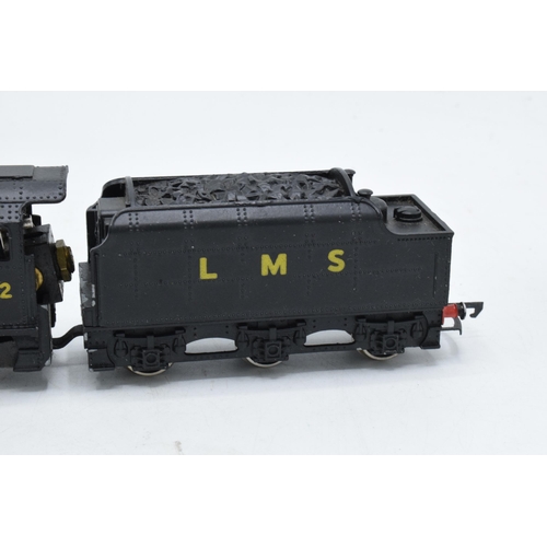 396 - Boxed Wrenn OO gauge W2225 2-8-0 Freight LMS locomotive in black