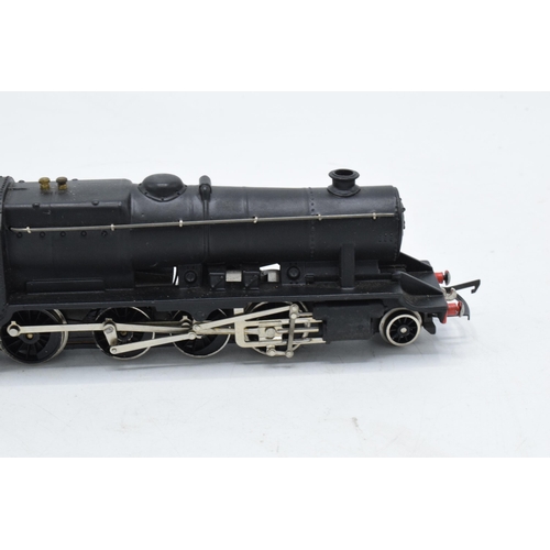 396 - Boxed Wrenn OO gauge W2225 2-8-0 Freight LMS locomotive in black