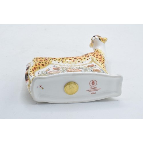 100H - Royal Crown Derby paperweight in the form of a Cheetah. First quality with stopper. In good conditio... 