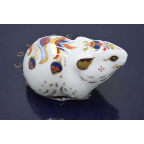 100J - Boxed Royal Crown Derby paperweight in the form of a Bank Vole. First quality with stopper. In good ... 