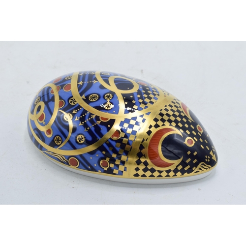 100V - Boxed Royal Crown Derby paperweight in the form of a Computer Mouse. First quality with stopper. In ... 