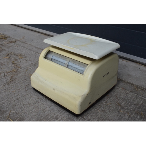 355 - A set of vintage Avery 10LB butcher's shop scales with red cover. 42 x 42cm.