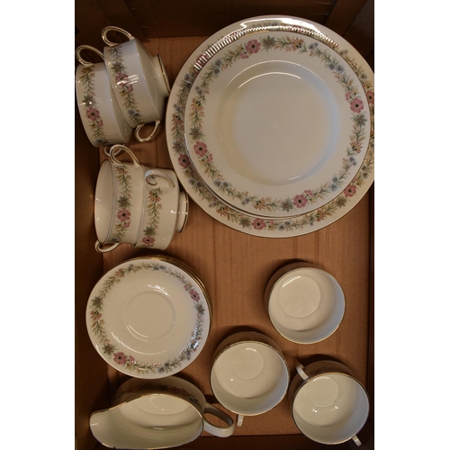 69 - A large collection of Paragon fine bone china tea and dinner ware in the Belinda pattern to include ... 