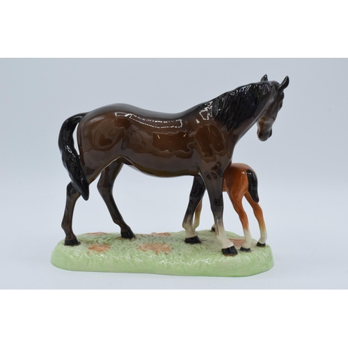 160 - Beswick brown mare and chestnut foal on ceramic base 953