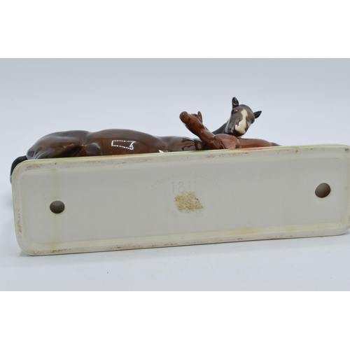 161 - Beswick brown mare and chestnut foal on ceramic base 1811