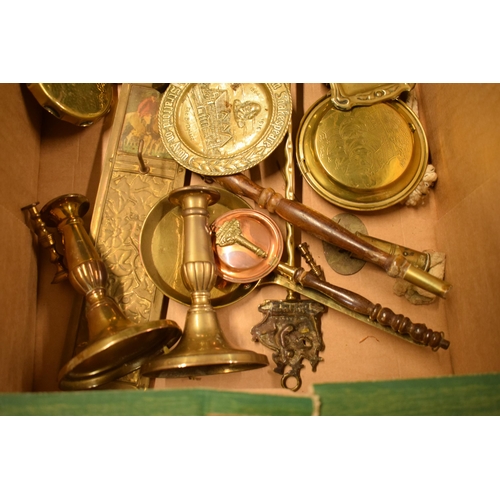 216 - An interesting collection of brass and copper items to include watering can, teapot, horse brasses, ... 