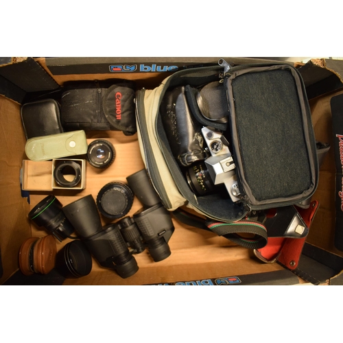 263 - A mixed collection of cameras, accessories and other bits to include Praktica Super TL3, 10x50 binoc... 