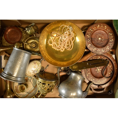 298 - A collection of metalware and similar items to include brassware, pewter tankards and brass items et... 