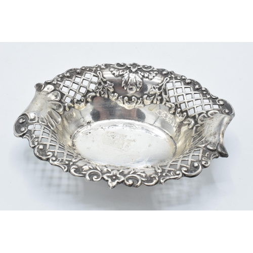 334 - Silver pierced decoration sweet dish. Sheffield 1897. 40.9 grams.