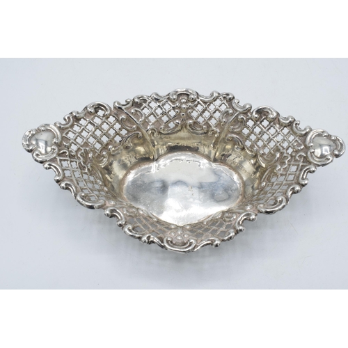 336 - Silver pierced bonbon / sweet dish. Birmingham 1901. 49.0 grams. 16.5cm wide.