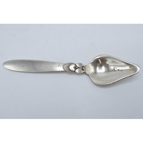 338 - Georg Jensen: Sterling silver spoon of triangular form with full hallmarks to reverse. 15cm long. 34... 