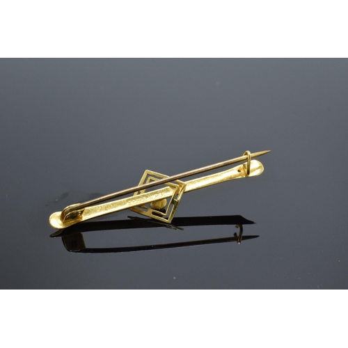 457 - 9ct hallmarked gold & diamond set brooch.  Weight 1.3g, 45 mm wide.