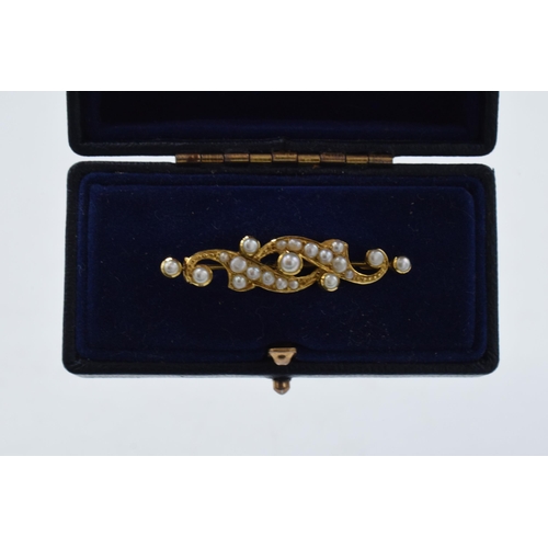 458 - 18ct hallmarked gold & seed pearl brooch, weight 2.3g