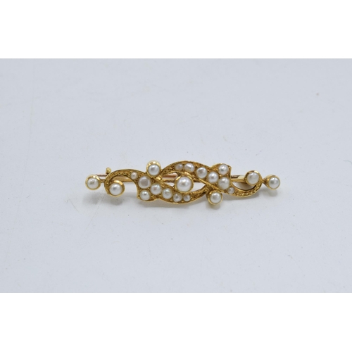 458 - 18ct hallmarked gold & seed pearl brooch, weight 2.3g