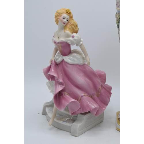 47A - A pair of pottery items to include Franklin Mint figurine Cinderella and an R Capodimonte lidded urn... 