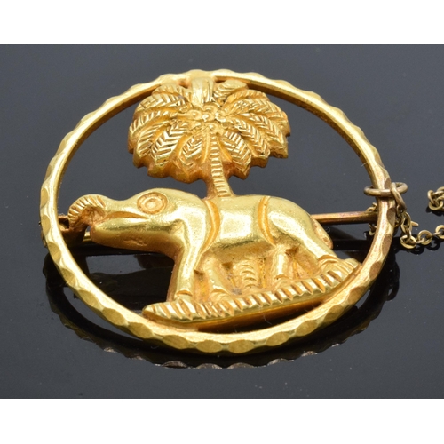 481 - Very high carat gold brooch testing as 22ct or higher, probably of Indian origin with elephant and t... 
