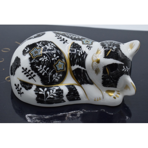 54 - Boxed Royal Crown Derby paperweight Misty the Kitten. First quality with gold stopper.