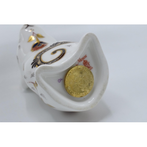 49B - Royal Crown Derby paperweight in the form of a Mouse. First quality with gold stopper. In good condi... 