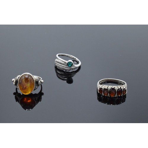 315 - A collection of silver rings (5). 28.0 grams.