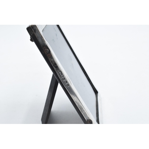 375B - A rectangular silver photo easel-back frame, Birmingham 1923. 13 x 10cm.