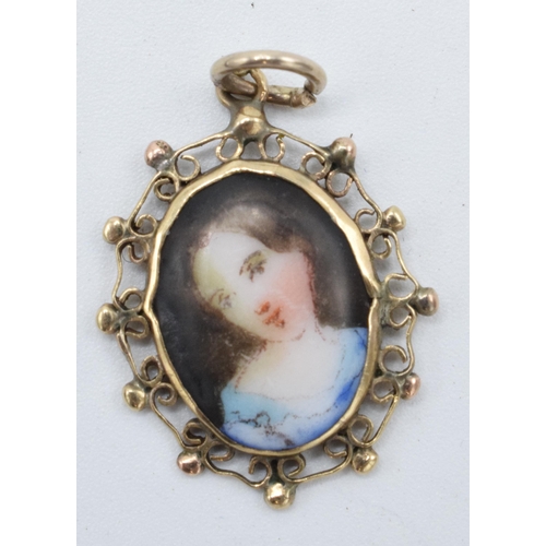 506 - A late 19th century miniature pendant in 9ct gold frame, 1.6 grams. 25mm.