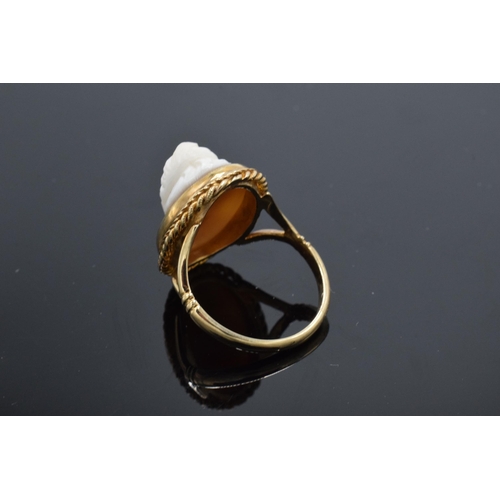 516 - 9ct gold cameo ring, 5.6 grams. Size N/O.