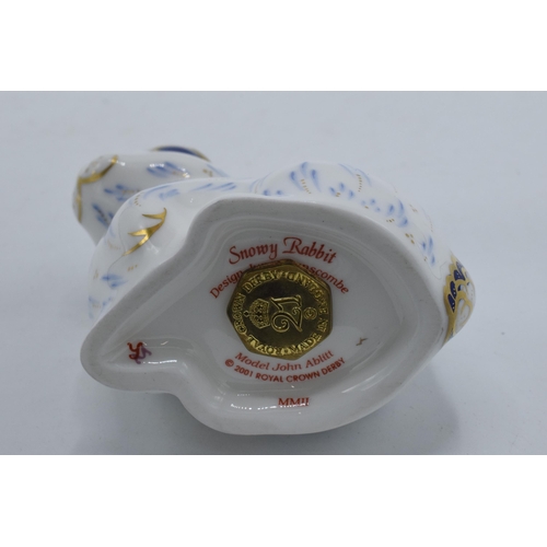 89 - Boxed Royal Crown Derby paperweight Snowy Rabbit, first quality with gold stopper.