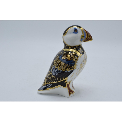 91 - Boxed Royal Crown Derby paperweight Puffin, first quality with gold stopper.