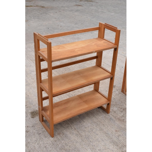 335 - A set of wooden collapsible / folding shelves, suitable for antiques fairs, car boots and markets et... 