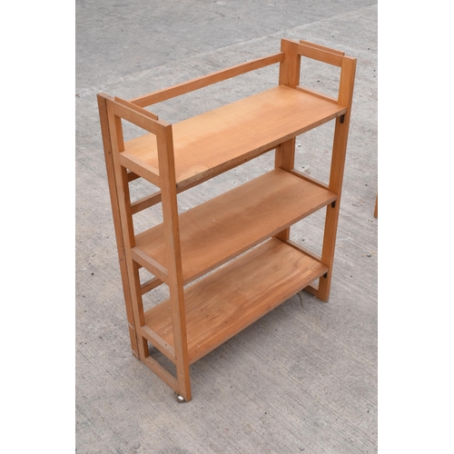 337 - A set of wooden collapsible / folding shelves, suitable for antiques fairs, car boots and markets et... 