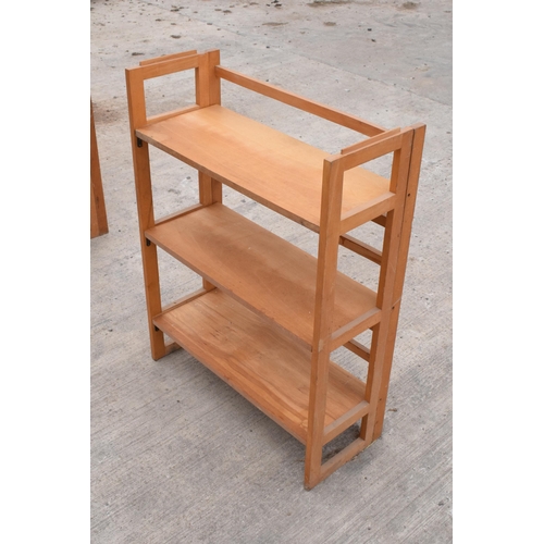 337 - A set of wooden collapsible / folding shelves, suitable for antiques fairs, car boots and markets et... 