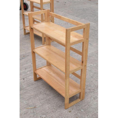 340 - A set of wooden collapsible / folding shelves, suitable for antiques fairs, car boots and markets et... 