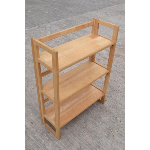 340 - A set of wooden collapsible / folding shelves, suitable for antiques fairs, car boots and markets et... 