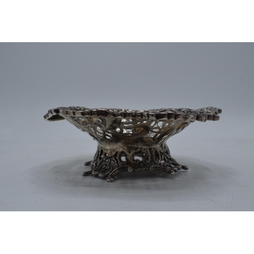 220I - Edwardian silver pedestal bon bon dish, William Comyns, London 1907, 120.6 grams.