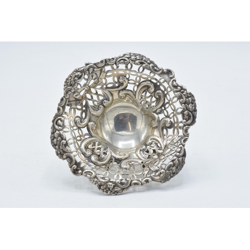 220I - Edwardian silver pedestal bon bon dish, William Comyns, London 1907, 120.6 grams.