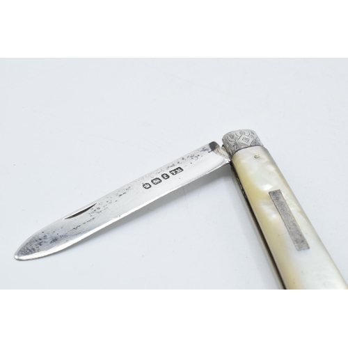 220L - Silver and Mother of Pearl fruit knife Sheffield 1897, 7.5cm long.