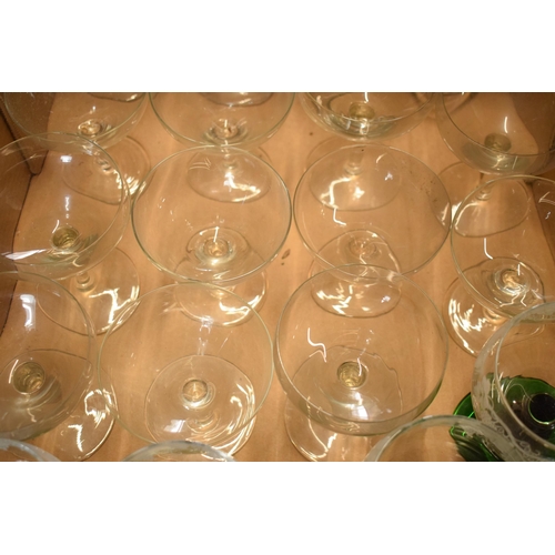 18 - A collection of vintage wine glasses and similar glasses to include a set of 6 Luminarc green footed... 