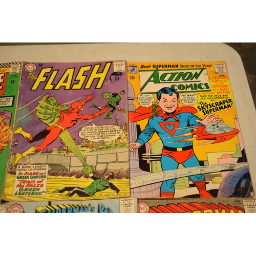 199 - DC / Marvel Comics: A collection of comics to include Detective No.352, The Flash No.143, Action Com... 