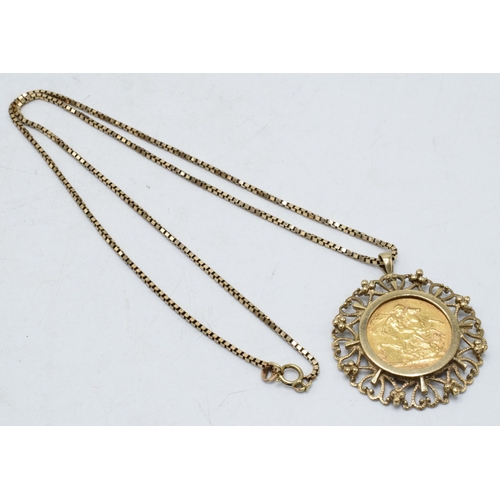 239 - Edward VII 22ct gold Full Sovereign 1906 with 9ct gold ornate mount and chain, total weight 21.0 gra... 