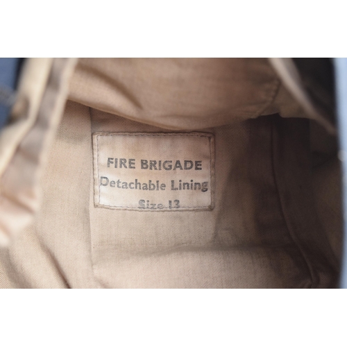 257 - A vintage Staffordshire Fire Brigade jacket with detachable lining, size 13.