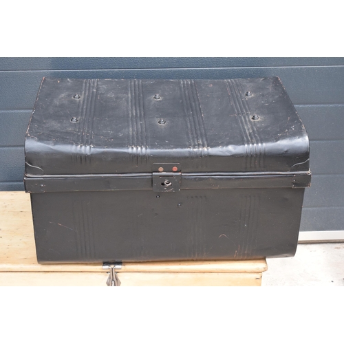 267 - A vintage 20th century metal travelling trunk 67 x 44 x 37cm tall.