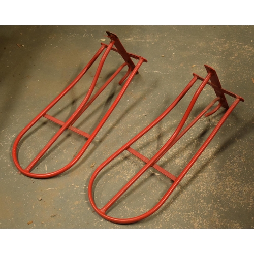 270 - A pair of vintage 20th century saddle / bridle hangers by Stubbs of England in a powder dip coated f... 