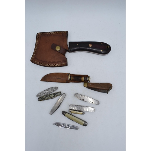 290 - A collection of vintage pen knives of varying form and design together with a small hand axe (Qty).