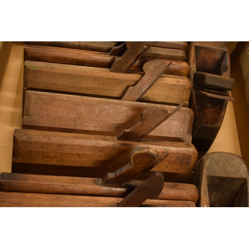 300 - A collection of antique wooden block planes (14).