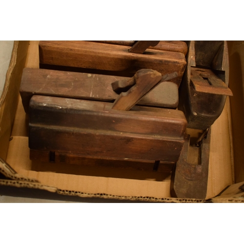 300 - A collection of antique wooden block planes (14).